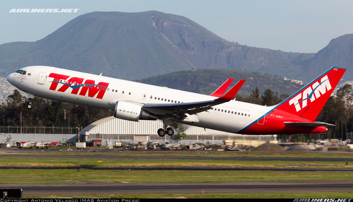 Boeing 767-300ER — Decolando rumo ao mundo